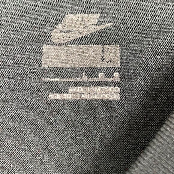 Nike Training Men’s Black Athletic Crewneck Tshirt - Picture 3 of 5